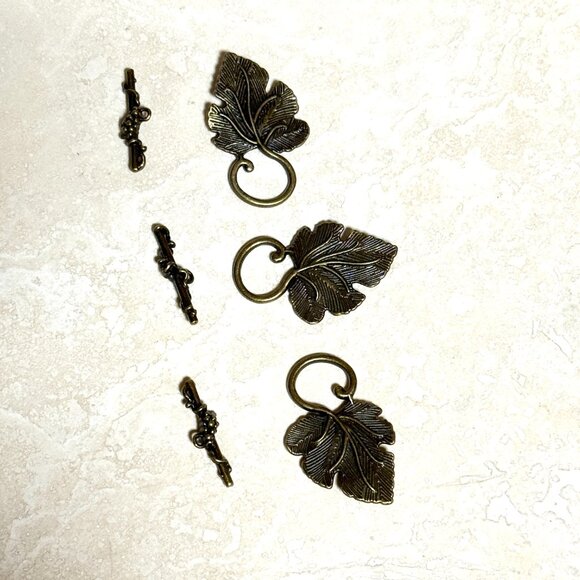 3/$10, Large Grape Leaf Shape Bronze Tone Alloy OT Toggle Clasp Sets - Picture 4 of 4